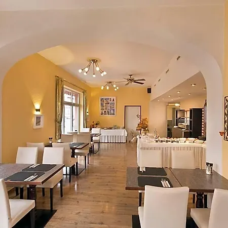 Gl Hotel
