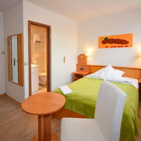 Gl Hotel